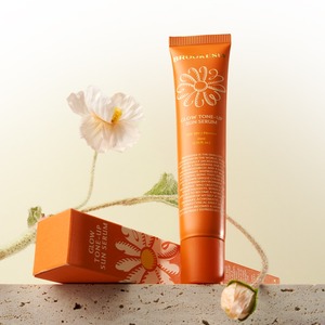 Sérum solaire éclaircissant Brukesia Glow 30ml - Vitamine C & Céramide, crème solaire pour le visage, éclaircissant, resserre les pores, usage domestique - Product Image 1