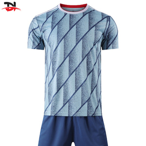 Camiseta de Fútbol OEM de la Mejor Calidad, Nombre Personalizado, Uniforme de Equipo, Manga Corta, Secado Rápido, Transpirable, Fabricada en Pakistán, Stock Disponible - Product Image 1