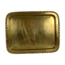 Plateaux de service en laiton abordables Taille personnalisée Plateau de service de vaisselle unique Décoratif en acier inoxydable Caractéristiques en laiton pour un usage domestique - Product Image 3