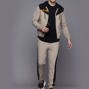 Conjunto Deportivo Personalizado de Nailon Arrugado para Hombre, Chaqueta Cortavientos con Bloques de Color, Resistente al Agua, Ligero, con Logotipo Bordado Personalizado - Product Image 5