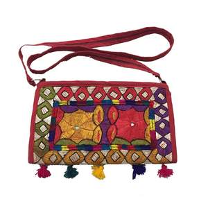 Bolsa Artesanal Bordada a Mano para Niñas, Bolsos Hechos a Mano con Motivos Culturales, Bolsos de Moda para Niñas - Product Image 3