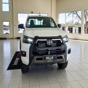 Toyota Hilux passablement usagé en stock Frais et propres Sans accident Conduite à gauche et à droite Meilleur prix - Product Image 6