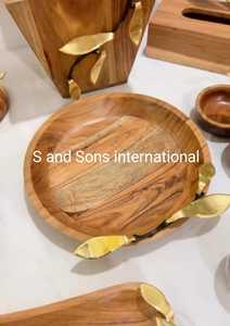 Bol de service élégant en bois d'acacia Nouveau design élégant pour table à manger Résistant à la chaleur-Pièce décorative merveilleuse - Product Image 3