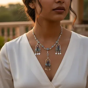 Collar con colgante de piedra lunar elegante y delicado de plata de ley 925 chapado en rodio para mujer con cadena de granate - Product Image 2