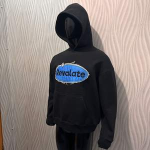 Sweats à capuche surdimensionnés de couleur noire sur mesure broderie de détresse patchs de couleur bleue 100% coton polaire ajustement américain personnalisé - Product Image 4