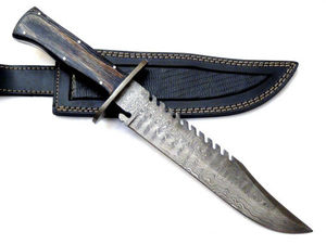 Cuchillo Bowie de Caza Arwin Hecho a Mano de Acero Inoxidable con Borde Dentado, Mango de Madera Pakka, Funda de Cuero, Garantía de 3 Años, Personalizable - Product Image 2