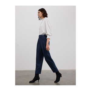 Pantalones de corte zanahoria con pliegues dobles y mezcla de viscosa antiarrugas, color índigo marrón - Product Image 5