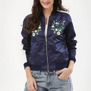 Produit léger et confortable Vêtements tendance Veste universitaire en satin pour femmes Meilleur prix de vente Veste universitaire en satin pour femmes - Product Image 3