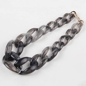 สร้อยคอเรซิ่นแบบใหม่ไม่ซ้ำใคร ของขวัญเครื่องประดับ สร้อยคอโซ่เรซิ่นอีพ็อกซี่จากอินเดีย มีสินค้าในสต็อก สร้อยคออะซิเตทรูปเต่าเรซิ่นวินเทจ - Product Image 4