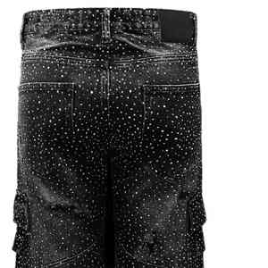 Améliorez votre style streetwear avec des cristaux scintillants de qualité supérieure fixés sur chaque nouveau jean personnalisé orné de strass. - Product Image 5