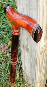 Canne en bois réglable à prix rustique avec plusieurs nœuds Bâton de marche en bois solide pour les aînés par Standard International - Product Image 2