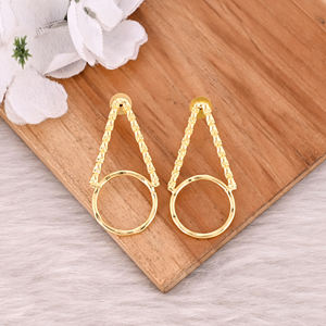 Nouveauté Boucles d'oreilles tendance pour filles en laiton plaqué or Bijoux simples Boucles d'oreilles à clous Boucles d'oreilles tendance pour mariage Cadeau pour anniversaire - Product Image 5