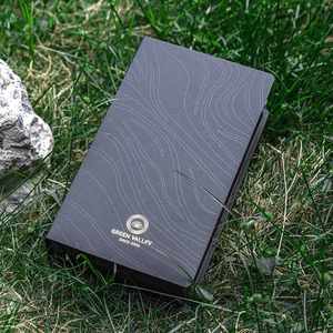 Boîte à parfum personnalisée en pulpe moulée, texture ondulée noire gaufrée, couvercle à rabat, emballage haut de gamme biodégradable - Product Image 5