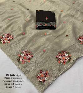 ผ้าส่าหรีอินเดียเนื้อกระดาษนุ่มขายดีสำหรับผู้หญิง สีเบจอมเทา ปักลายดอกไม้แบบหนัก พร้อมผ้าปาลูแบบ C และงานฉลุ - Product Image 2