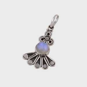 Pendentif en pierre de lune arc-en-ciel, argent sterling, bijoux faits à la main, cadeau de naissance de juin pour femmes, élégant - Product Image 1