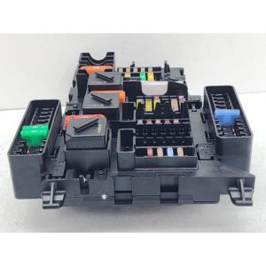 <b>MINI</b> Cooper <b>FUSE</b> HOLDER CONTROL UNIT Series 9360501 B48A20A Petrol 1998 (17>) - Product Image 4