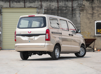 Depósito Wuling Hongguang Plus vehículo de gasolina 1.5L 99 caballos de fuerza L4 mano derecha Van Wuling coche microbús para precio barato