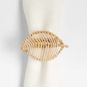 Rond de serviette en rotin rustique parfait pour les cuisines de salles à manger et les divertissements en plein air - Product Image 3