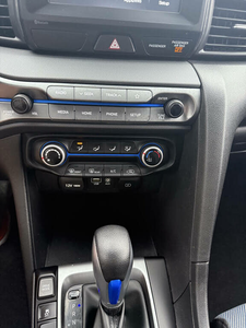 Hyundai Veloster Premium FWD 2019, Usado, Volante a la Izquierda/Derecha - Product Image 4