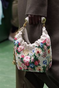 กระเป๋าผ้าคลัทช์ปักลายที่ไม่ซ้ำใครสไตล์โบฮีเมียนที่ดีที่สุดสำหรับงานปักกระเป๋าถือกระเป๋าถือดีไซน์แฟนซีซับในขายส่ง - Product Image 5