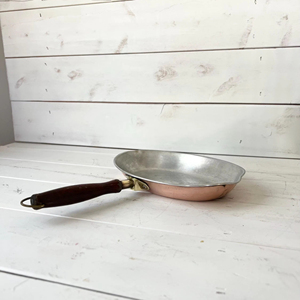 Sartén de cobre y oro rosa pulido mate con mango de madera, utensilios de cocina de Metal resistente para uso en la cocina, hoteles y restaurantes - Product Image 1