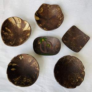 Plat et assiette en coquille de noix de COCO en forme de cœur rond assiettes en coquille de noix de COCO écologiques coco-eco VIETNAM - Product Image 1