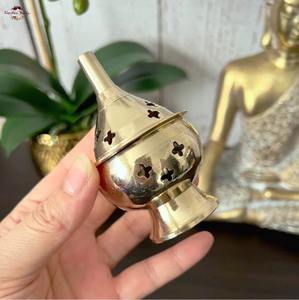 Brûleur d'encens en laiton Design croisé Écologique M R Artisanat Meilleure vente Encensoir Diffuseur Encens indien Utilisation pour la maison et l'hôtel - Product Image 1