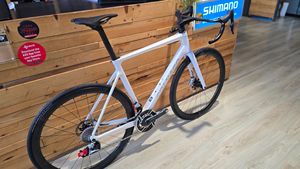 Qualité 2024 Colnago V4Rs Disque Rouge AXS avec Roues Fulcrum Racing Wind 400 - Product Image 3