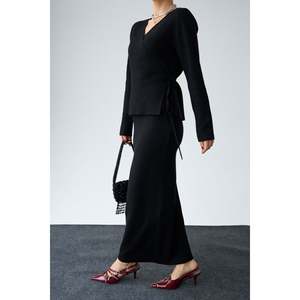 ชุดกระโปรงผูกข้างสีดำ - Product Image 5