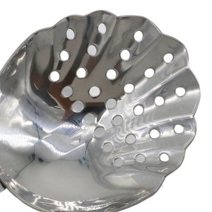 Colador de Cócteles Julep de Acero Inoxidable con Tazón Profundo, Orificios de Precisión y Vertido Suave para Uso Profesional en Bares - Product Image 4
