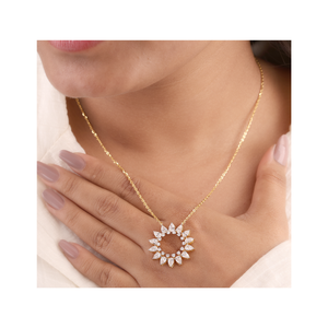 Collar con Colgante Circular de Lujo para Mujer con Piedras Brillantes, Joyería Elegante Más Vendida - Product Image 3