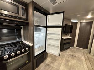 Caravanes de voyage d'occasion 2021 F-o-r-e-s-t R-i-v-e-r Flagstaff S-u-p-e-r L-i-t-e 26FKBS disponibles en gros pour les acheteurs en gros - Product Image 5