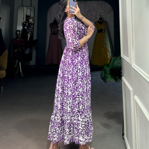 Hermosos vestidos de invierno con estampado floral para temporada - Product Image 1