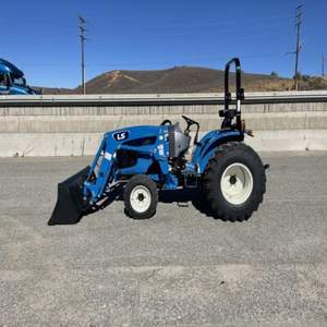 Tracteur d'occasion LS MT2 Series 4x4 70 CV Haute Productivité pour l'Agriculture à Vendre - Product Image 1