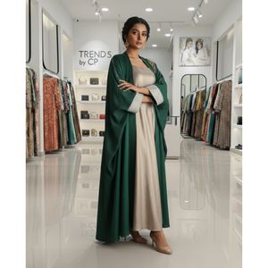 Ensemble de robe formelle pakistanaise en deux pièces |   Abaya verte avec robe intérieure beige |   Tendances par CP - Product Image 2