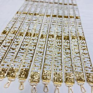 Sangle de sac à bandoulière en perles de Noël, broderie de perles, design personnalisé, fabrication artisanale, sangle de sac à bandoulière en perles de Noël - Product Image 6