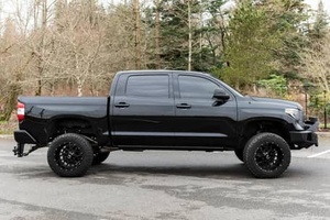 โตโยต้า ทันดรา ลิมิเต็ด ครูว์แม็กซ์ 4x4 ออโตเมติก 6 สปีด ปี 2017 - Product Image 2