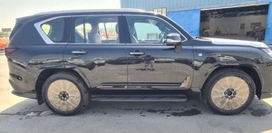 Nuovissimo Lexus LX 600 F Sport Nero 2025, SUV a Benzina 3.5L, 7 Posti, 409 CV, 6 Cilindri, Trasmissione Automatica, Guida a Sinistra - Product Image 5