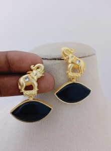 Gajamukta Regal Boucles d'oreilles pendantes Set Gold-Tone Elephant Motif Geometry Heavy Brass Imitation Rhodium Plated Pink Customize Design - Product Image 3