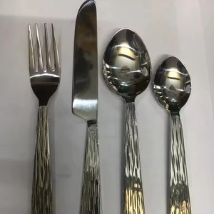 Vente en gros de couverts en métal avec logo personnalisable fabriqués à la main avec un design orné et une caractéristique écologique pour toute occasion - Product Image 4