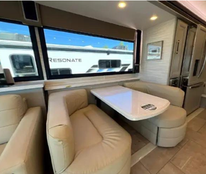 Autocaravana F-l-e-e-t-w-o-o-d D-I-S-C-O-V-E-R-Y L-X-E 36HQ 2023 lista para la venta - Product Image 2