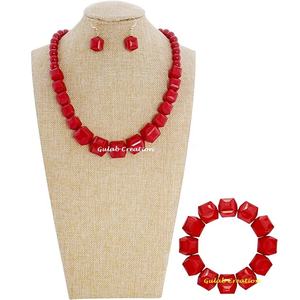 Collier de perles en résine rouge de forme géométrique Boucles d'oreilles Bracelet Acrylique Collier de perles africaines pour femmes - Product Image 1