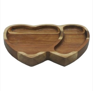 Plato de madera con forma de corazón, bandeja romántica para servir bodas para aperitivos, pasteles, frutas, nueces, aperitivos, regalos de San Valentín - Product Image 1