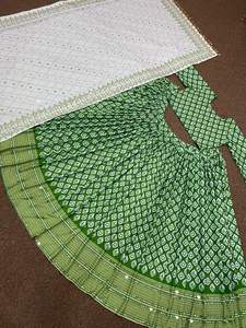 ชุดผ้าปักลายสำหรับเจ้าสาวแบบอินเดีย,ผ้าเนยเนื้อนิ่มพิมพ์ลายดิจิตอลแฟนซีพร้อมกระจกจริงทำงาน Lehenga พร้อม Dupatta เต็มรูปแบบ - Product Image 5