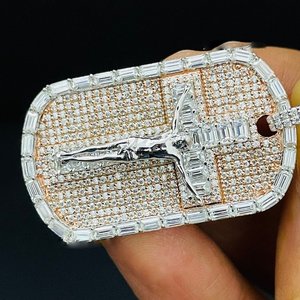 Colgante de Lujo Unisex de Plata de Ley 925 con Cruz de Jesús Personalizada Iced Out, Diamantes de Moissanita VVS, Estilo Hip Hop - Product Image 6
