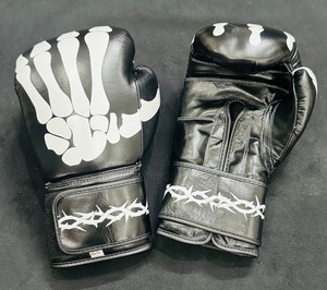 Gants de boxe Sanda personnalisés de haute qualité, lacés, pour le sparring, la boxe en plein air, le MMA, protection UV, antidérapants, doigts repliables - Product Image 1
