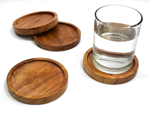 Sous-verre carré en bois d'acacia - Porte-gobelet écologique réutilisable avec logo et emballage personnalisés - Product Image 1