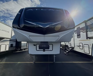 2025 2024 2026 Forest River Rockstar 38RE Autocaravana Remolque de Viaje - Product Image 3