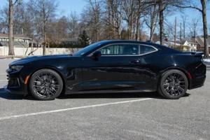 Chevrolet Camaro ZL1 Coupé 2021 Usado en Buen Estado, Transmisión Manual de 6 Velocidades, Motor V8 Supercargado, Alerón de Fibra de Carbono, Procedente del Sur - Product Image 2