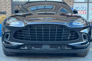 Aston Martin DBX Plus 2021 d'occasion en excellent état, sans accident, conduite à gauche/droite - Product Image 6